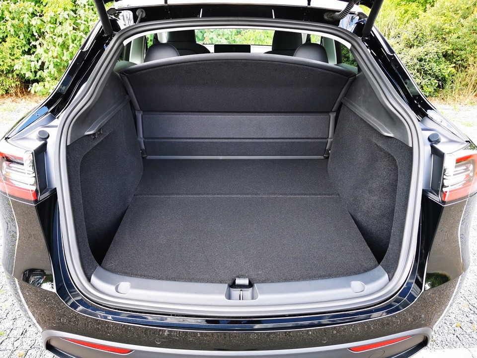 Coffre arrière Tesla Model Y - Toulon VTC