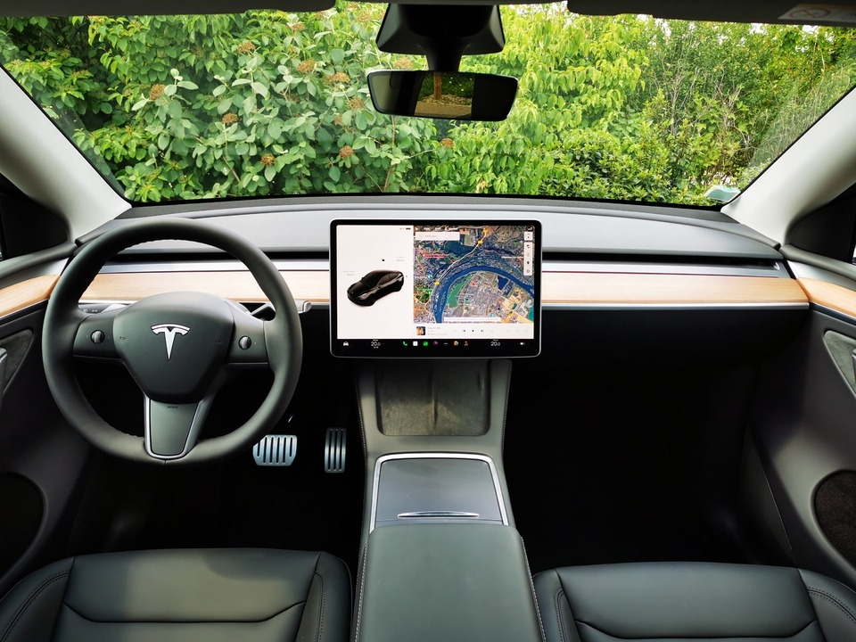 Intérieur Tesla Model Y - Toulon VTC