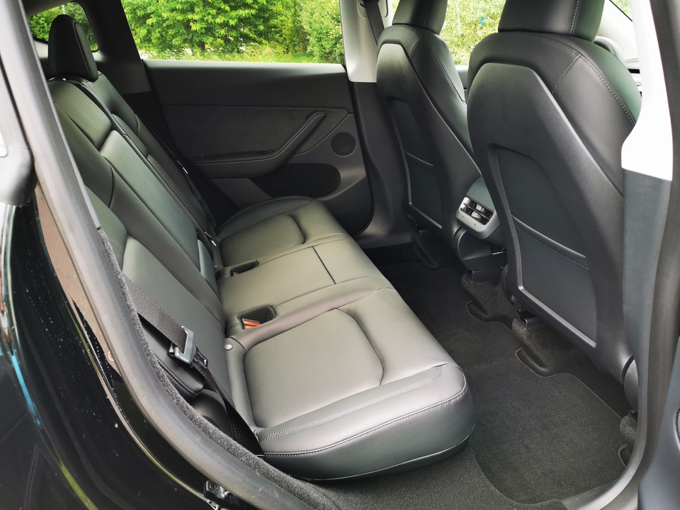 Intérieur Tesla Model Y - Toulon VTC